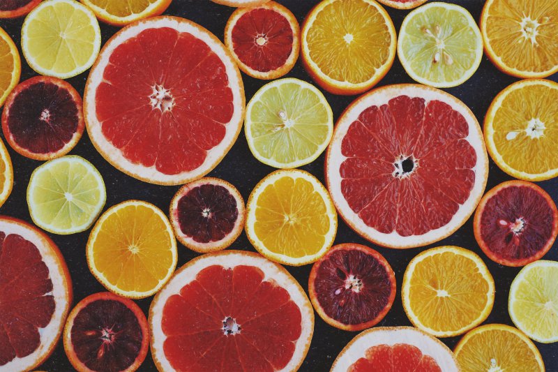 Aufgeschnittene Citrusfrüchte Eisentabletten Ratgeber
